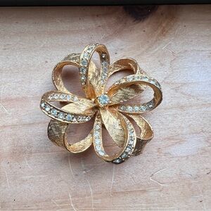 💚AC Co vintage brooch